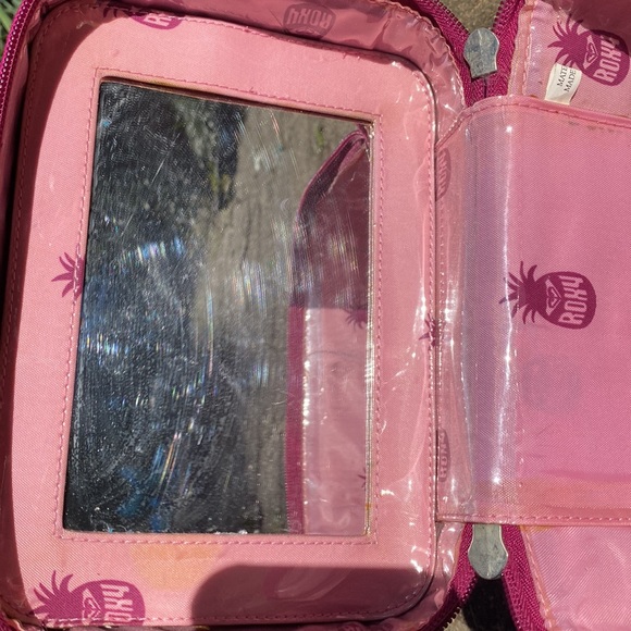 Vintage Y2K Roxy toiletry travel hard case. Like new! - Picture 4 of 7